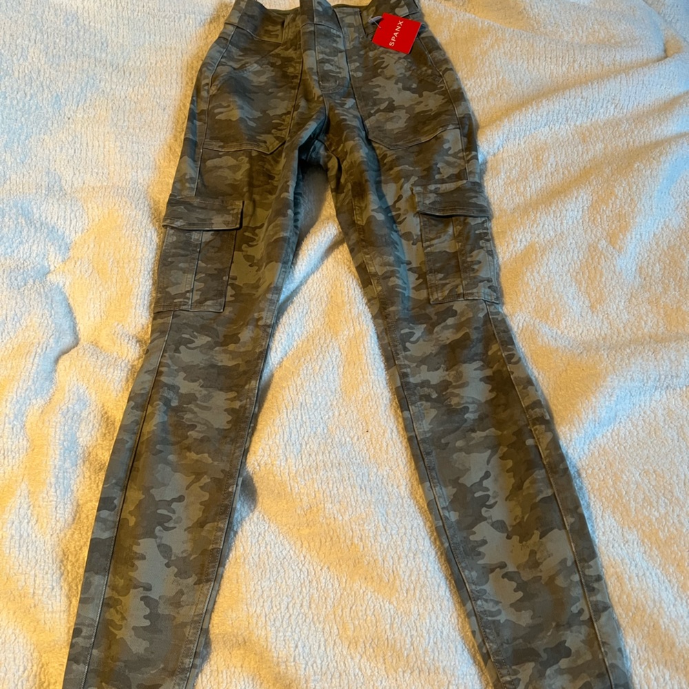 Spanx Stretch twill ankle cargo pant